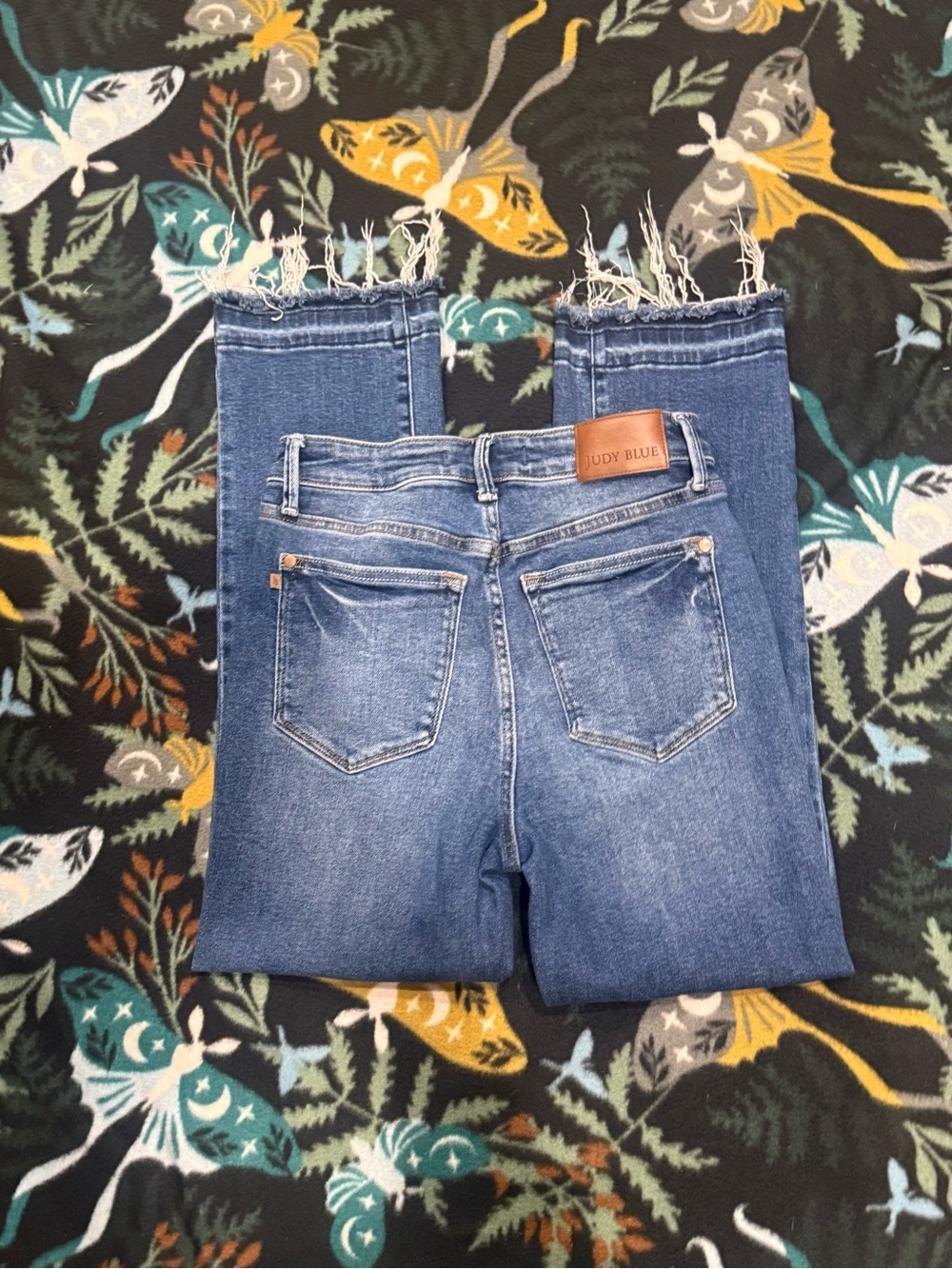 Judy Blue Petite Kick Flare Jeans Medium Wash Raw Hem Stretch Size 3/26